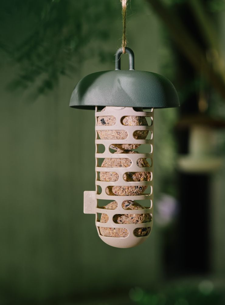 Essential Suet Ball Feeder 12